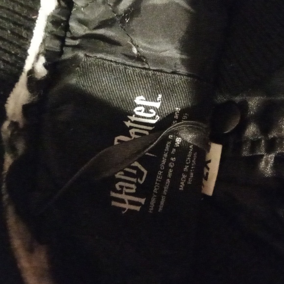 Harry Potter HufflePuff Black Varsity Jacket - Picture 3 of 10